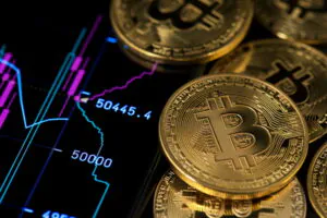 Как вывести крипту на карту в 2025 году